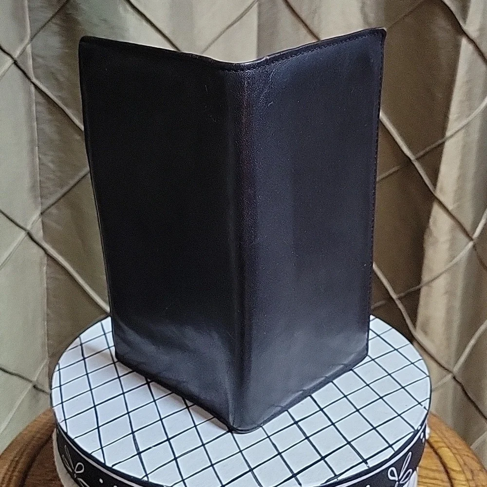 EUC- Vintage Leather Checkbook Wallet